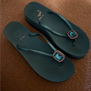 Elegant Blue Rhinestone Sandals